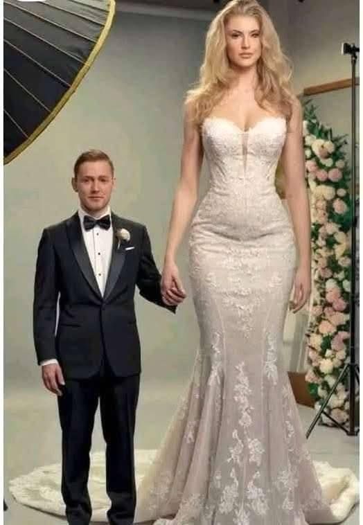 He married a woman who was 6 feet tall and the next day she knew him! See more
