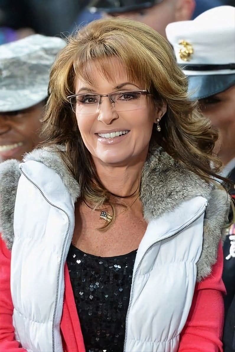 SARAH PALIN EXPOSED THE SHOCKING PUBLIC MISHAP THAT HAS THE INTERNET SPIRALING AND WHAT IT REALLY REVEALS ABOUT THE FORMER GOVERNORS ICONIC RESILIENCE